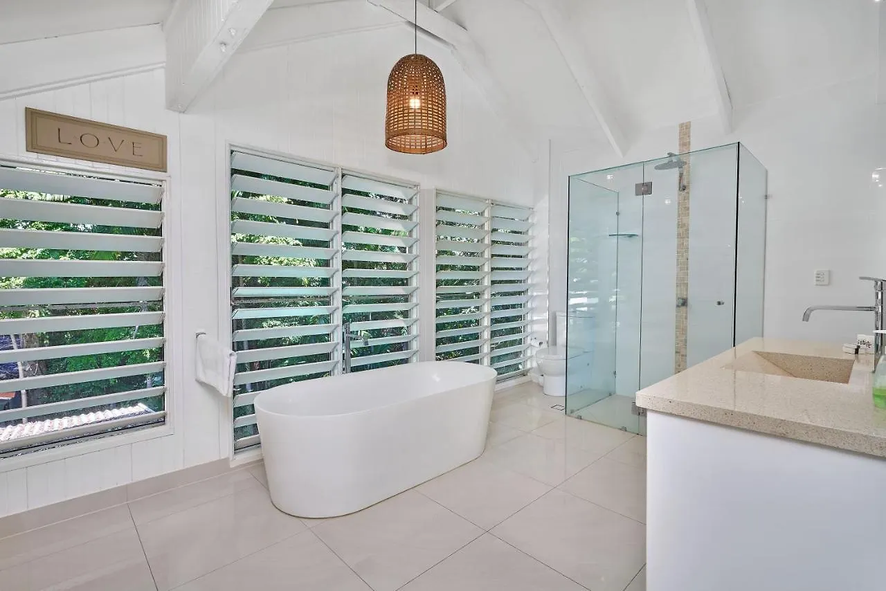 Villa Decked Out By The Sea Clifton Beach Australia